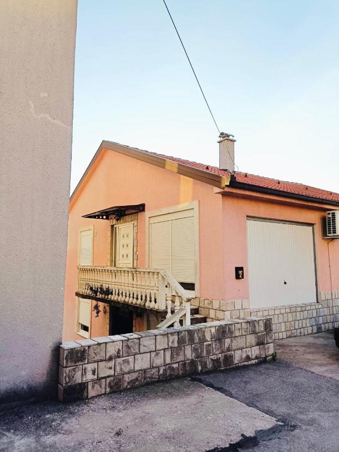 Poseidon House Apartment Mostar Bagian luar foto
